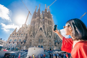 Barcelona: Gaudi Architecture and Modernism Tour