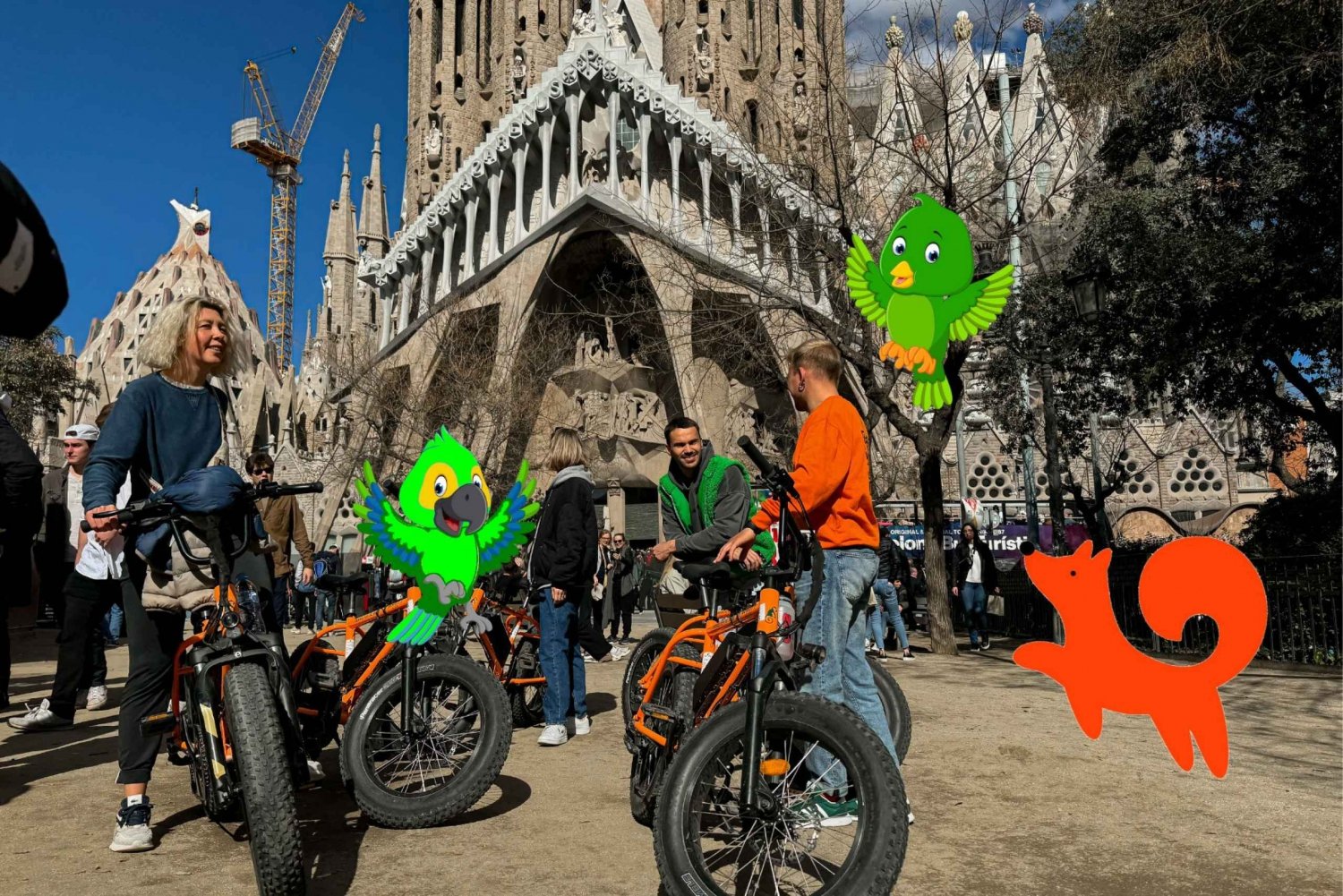 Barcelone : Visite guidée de Gaudi à vélo, E-Bike ou E-Scooter