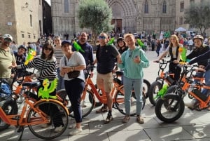 Barcelona: Rondleiding door Gaudi per fiets, e-bike of e-scooter