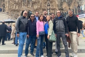 Barcelona: prywatna wycieczka po mieście śladami Gaudiego z wizytą w Sagrada Familia