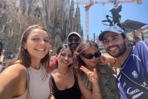 Barcelona: prywatna wycieczka po mieście śladami Gaudiego z wizytą w Sagrada Familia