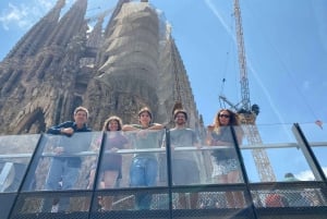 Barcelona: prywatna wycieczka po mieście śladami Gaudiego z wizytą w Sagrada Familia
