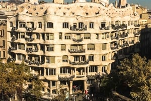 Barcelona: prywatna wycieczka po mieście śladami Gaudiego z wizytą w Sagrada Familia