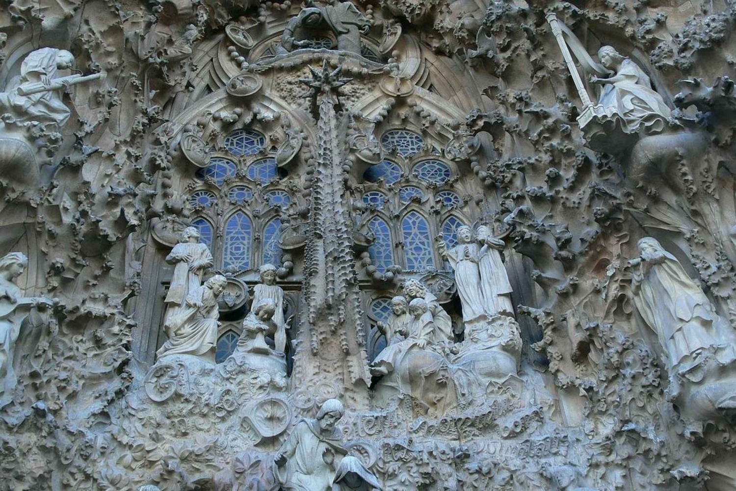 Barcelona: Gaudí & Sagrada Familia Tour (Language Options)
