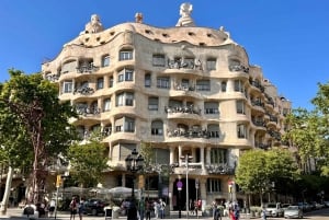 Barcelona: Excursão a pé de Gaudí com a Casa Vicens e a Casa Milà