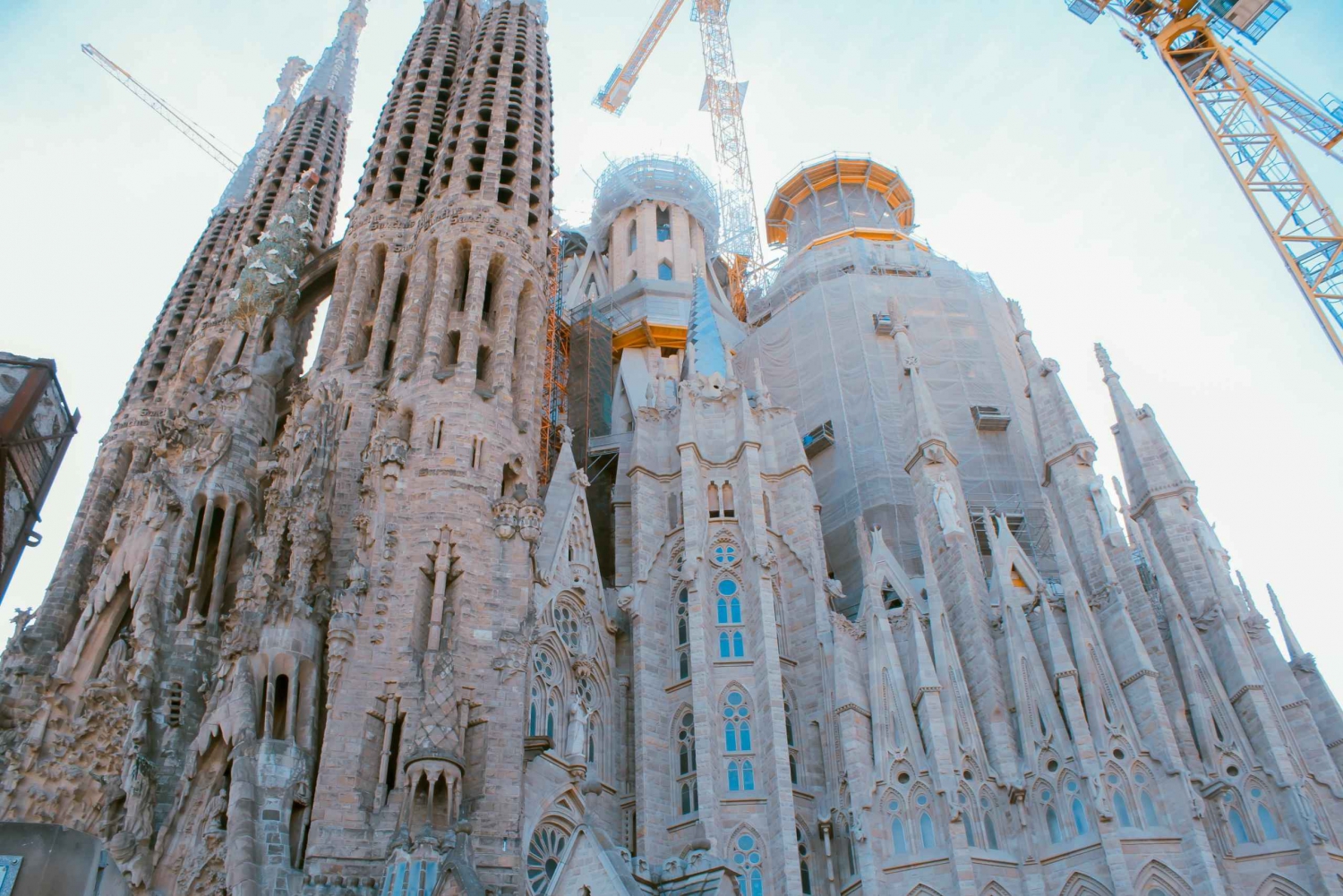 Barcelona: Gaudí Walking Tour