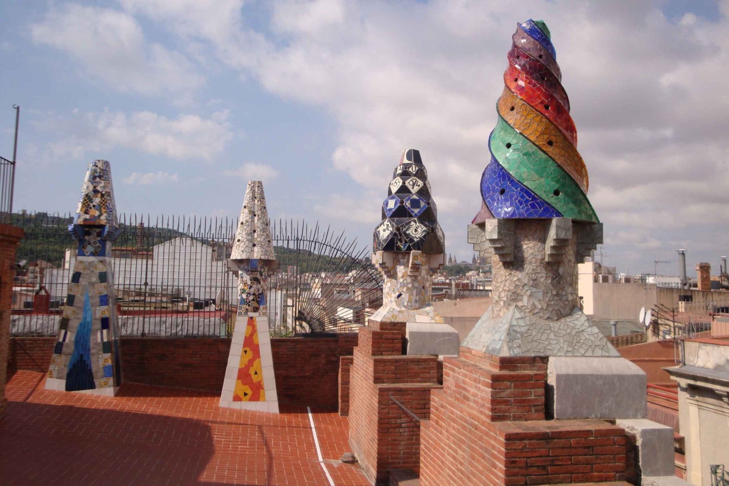 Barcelona: German City Tour ur Gaudís perspektiv