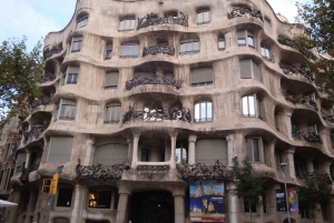 Barcelone: German City Tour du point de vue de Gaudí