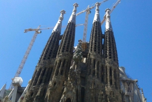 Barcelona: Tyska City Tour från Gaudís perspektiv