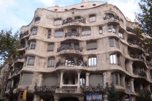 Barcelona: German City Tour ur Gaudís perspektiv