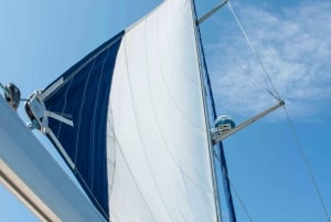 Barcelona: experiência de navegação dourada com tapas e cava