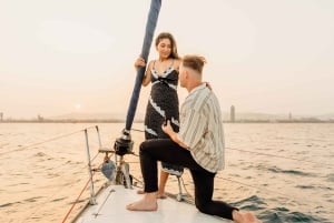 Barcelona: experiência de navegação dourada com tapas e cava