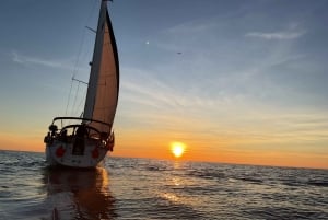 Barcelona: experiência de navegação dourada com tapas e cava