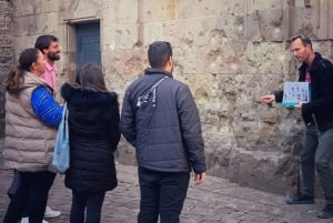 Barcelona: Gothic Quarter & Gaudí Architecture Walking Tour