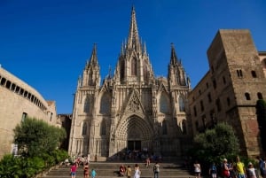 Barcelona: Haunted Gothic Quarter Exploration Game