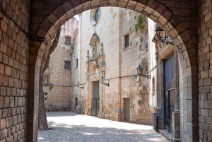 Barcelona: Gothic Quarter History Comedy Guided Walking Tour