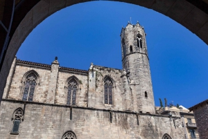 Barcelona: Gothic Quarter History Comedy Guided Walking Tour