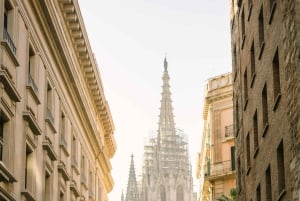 Barcellona: tour tra leggende, dolci e drink nel quartiere gotico