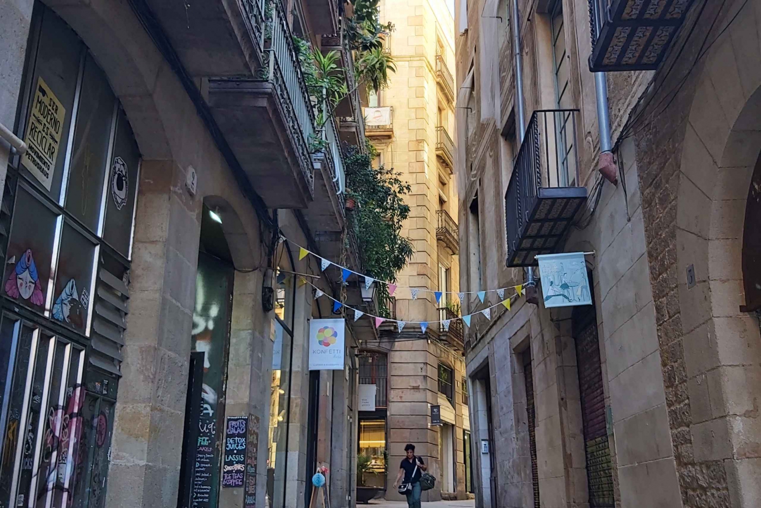 Barcelona: Gothic Quarter Walking Tour for Families