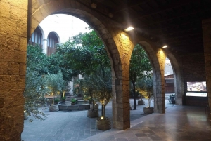 Barcelona: Gothic Quarter Walking Tour with Optional Pintxos