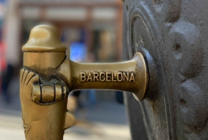 Barcellona: Tour dei segreti più profondi del Quartiere Gotico e Sangria
