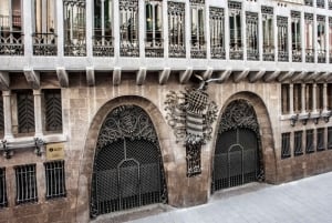 Barcelona: Guided City Walking Tour to the Güell Palace