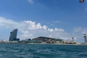 Barcellona: esperienza guidata di parasailing