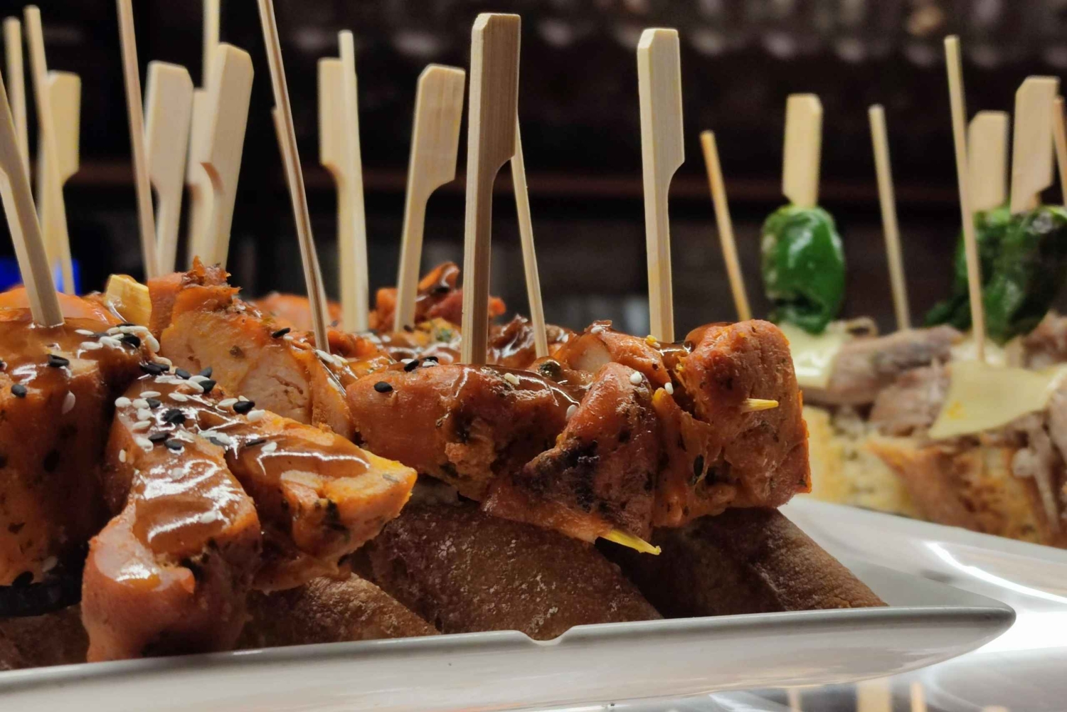 バルセロナワインとタパスのガイド付き試飲ツアー