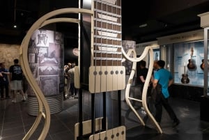 Barcelone : Musée du rock - Salle des légendes de la guitare