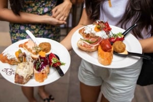 Barcelona w pół dnia: wycieczka kulinarna z tapas i wycieczka piesza po ponad 15 atrakcjach