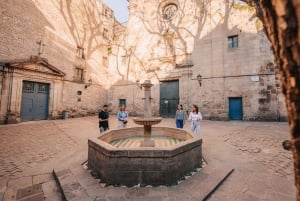 Barcelona: Helicopter, Boat Ride, and Old Town Walking Tour