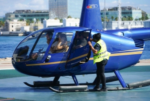 Barcelona: Voo de helicóptero com cruzeiro opcional num iate