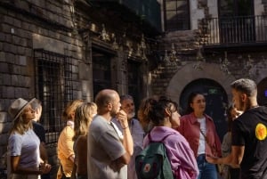 Barcelona: Piilotetut helmet -kävelykierros, joka sisältää yli 10 nähtävyyttä