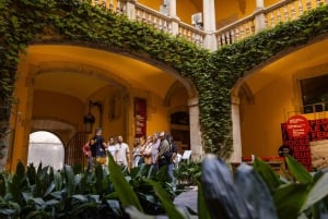 Barcelona: Piilotetut helmet -kävelykierros, joka sisältää yli 10 nähtävyyttä