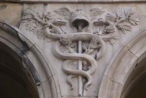 Barcelona: tour por los secretos ocultos de la ciudad en alemán o inglés