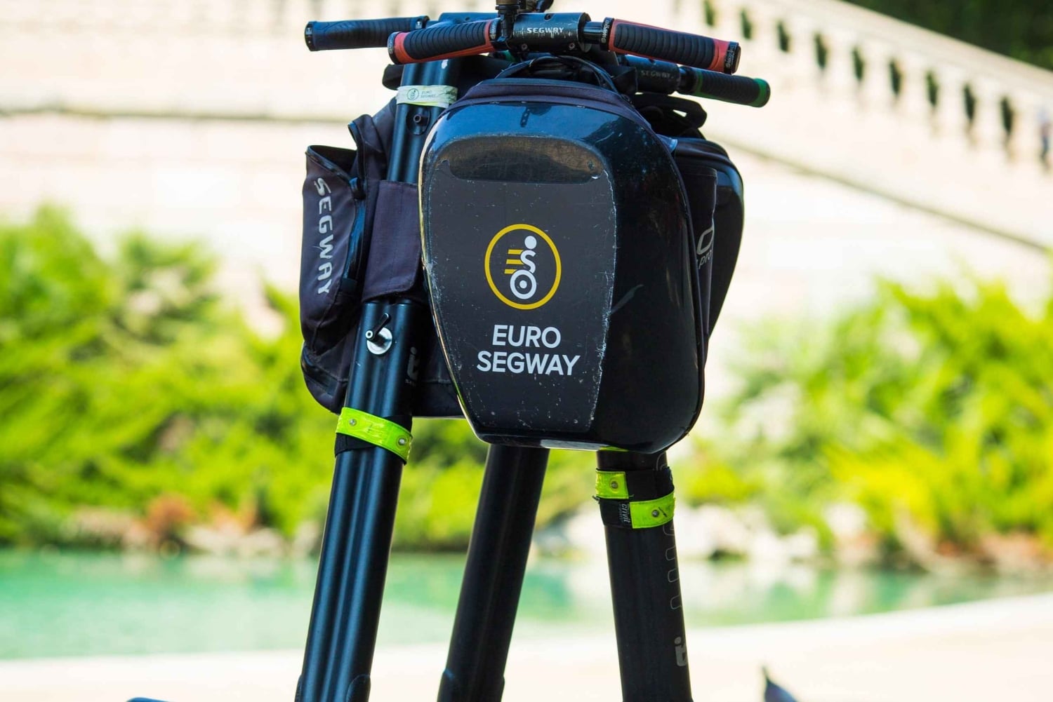 バルセロナのハイライト: セグウェイで巡るガウディの最高傑作