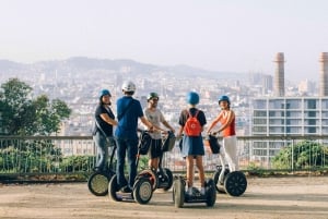 バルセロナのハイライト: セグウェイで巡るガウディの最高傑作