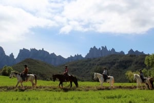 Barcelona: Hiking and Horse Riding Day-Trip in Montserrat
