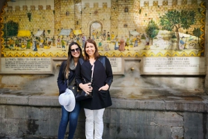 Barcelona: Historic Quarters Private Walking Tour with Tapas