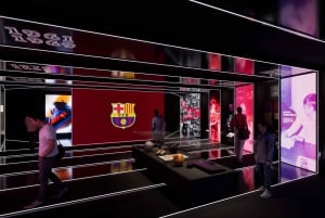 Tour de ônibus hop-on hop-off de Barcelona e tour imersivo do FC Barcelona