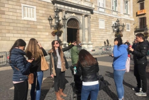 Barcelona: La Sagrada Familia & Park Guell Small-Group Tour