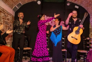 Barcelona: Las Brujas Flamenco Club Show Ticket