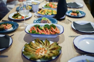 Barcelona: Lunsj eller middag på seiltur i Middelhavet