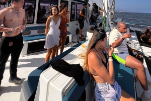 Barcelona Luxury Catamaran Sunset Cruise & Party Entry