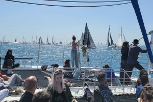 Barcellona: Crociera di lusso al tramonto in catamarano