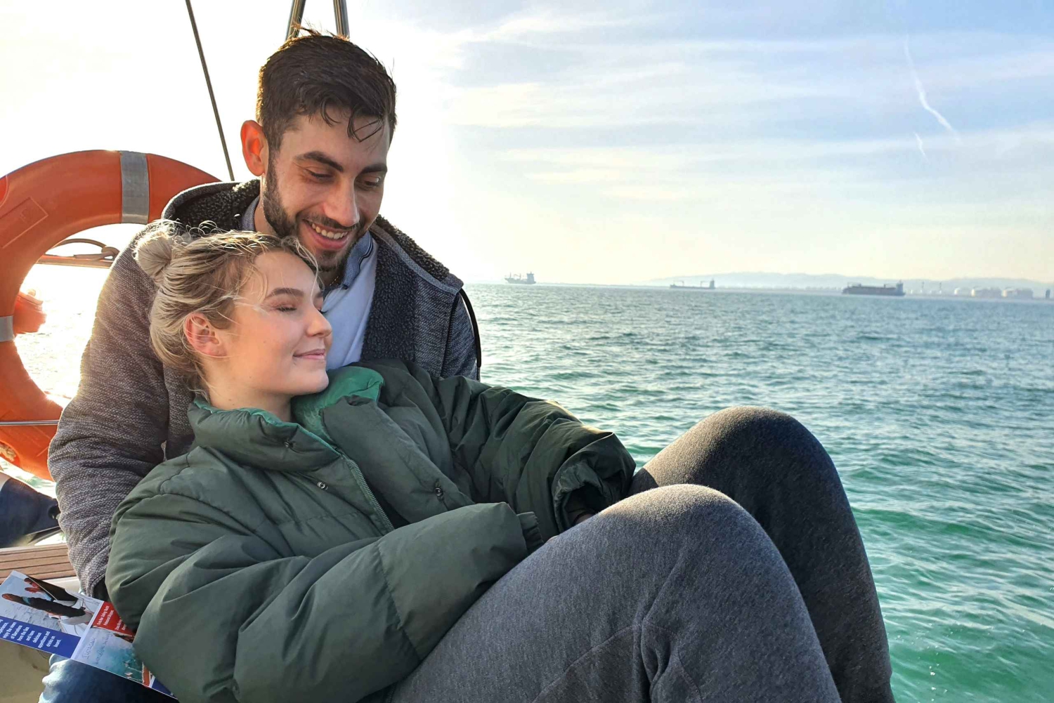 Barcelona: Cruzeiro diurno num iate privado de luxo