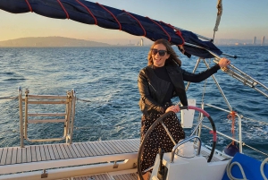 Barcelona: Cruzeiro diurno num iate privado de luxo