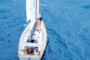 Barcelone : Excursion en voilier privé sur un yacht de luxe