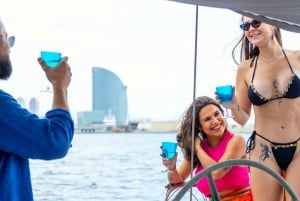 Barcelone : Excursion en voilier privé sur un yacht de luxe
