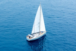 Barcelone : Excursion en voilier privé sur un yacht de luxe